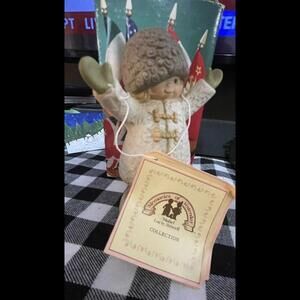 Memories of Yesterday, Friendship Has No Boundaries Figurine, Enesco